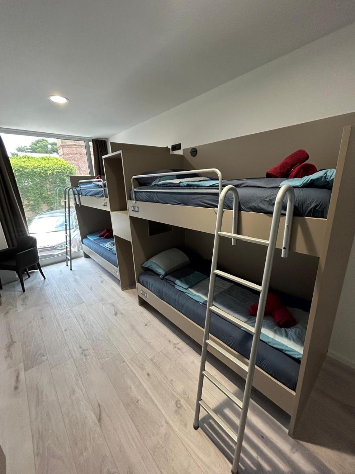 Hostel Hostelum